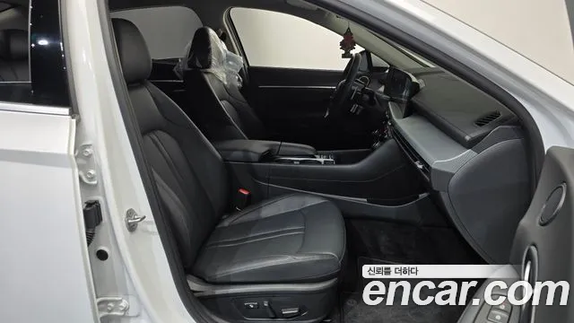 Hyundai Sonata — Фото автомобиля 16