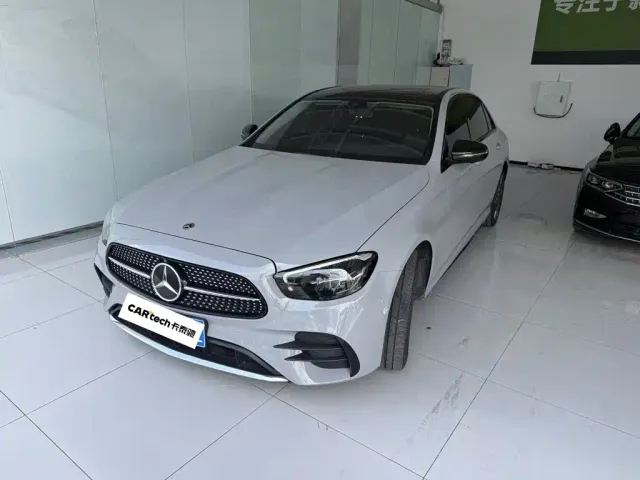 Фотография автомобиля — Mercedes-Benz E-Class