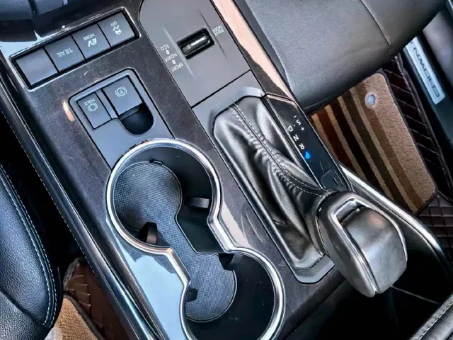 Toyota Crown Kluger — Фото автомобиля 4