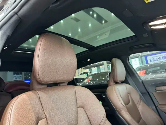 Volvo S90 — Фото автомобиля 9