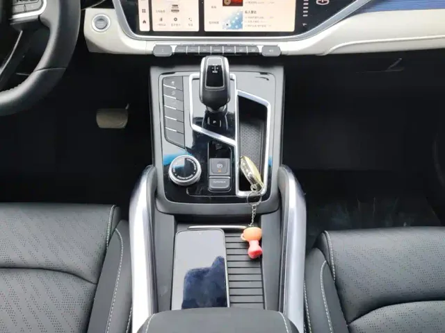 Geely Boyue — Фото автомобиля 16