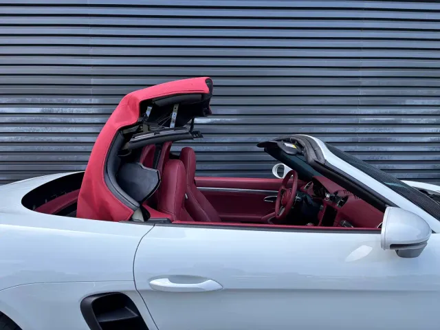 Porsche 718 — Фото автомобиля 9