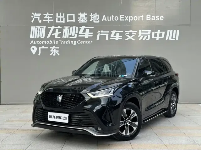 Фотография автомобиля — Toyota Crown Kluger