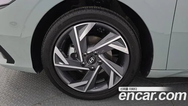 Hyundai Avante CN7 — Фото автомобиля 5