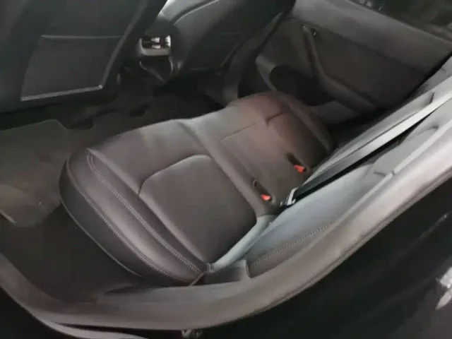 Tesla Model Y — Фото автомобиля 16