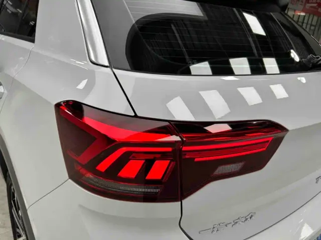 Volkswagen T-Roc — Фото автомобиля 24