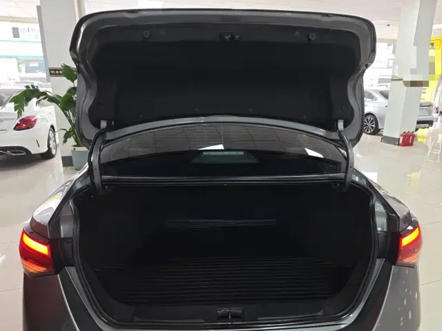 Nissan Sylphy 2023 1.6L CVT Deluxe Edition — Фото автомобиля 14