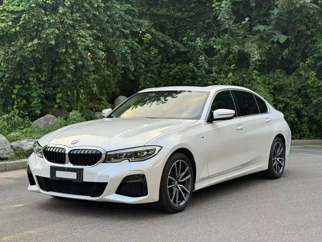 Фотография автомобиля — BMW 3 Series