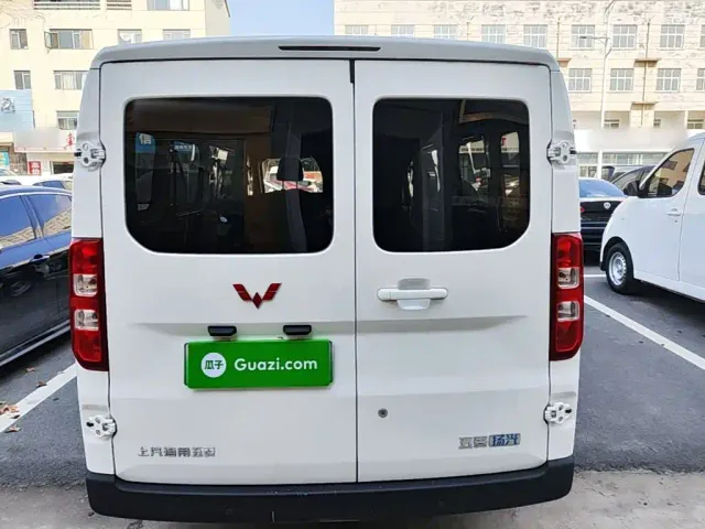 Wuling Yangguang — Фото автомобиля 5