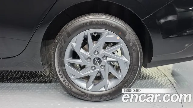 Hyundai AVANTE Новый Avante (CN7) — Фото автомобиля 17