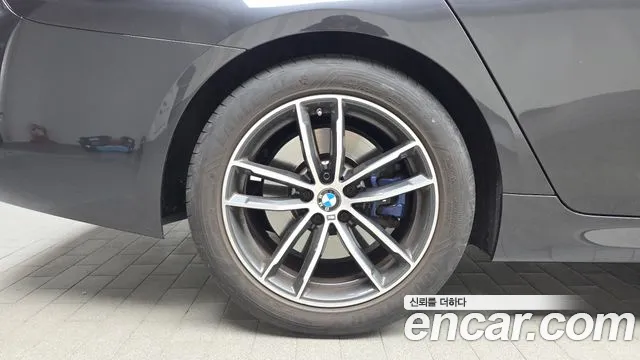 BMW 5-Series — Фото автомобиля 4