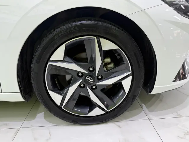 Hyundai Elantra — Фото автомобиля 10
