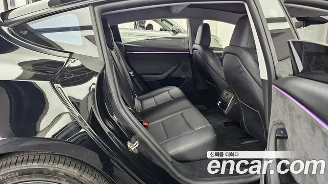 Tesla Model 3 — Фото автомобиля 17