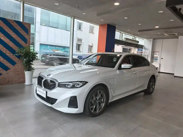 Фотография автомобиля — BMW i3