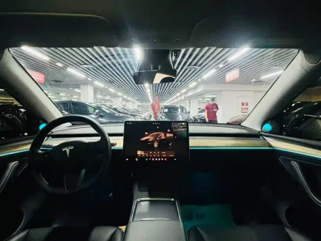 Tesla Model Y — Фото автомобиля 10