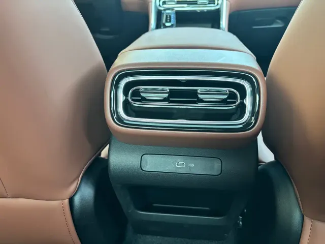 Geely Emgrand — Фото автомобиля 13
