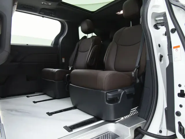Toyota Granvia — Фото автомобиля 9