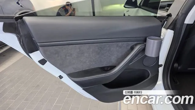 Tesla Model 3 — Фото автомобиля 25