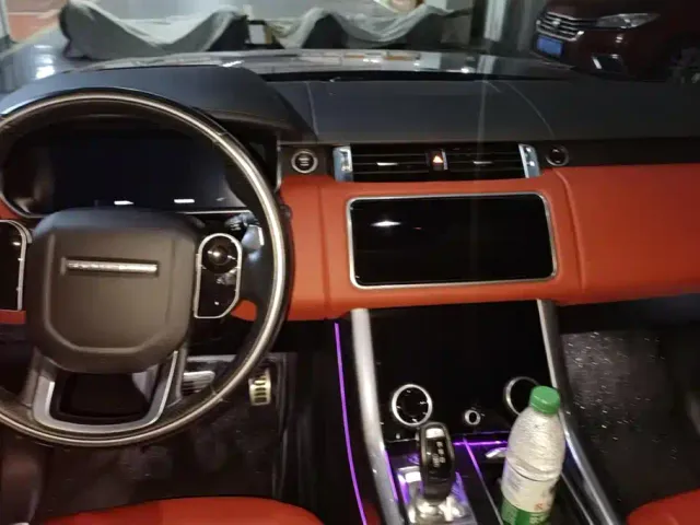 Land Rover Range Rover Sport — Фото автомобиля 12