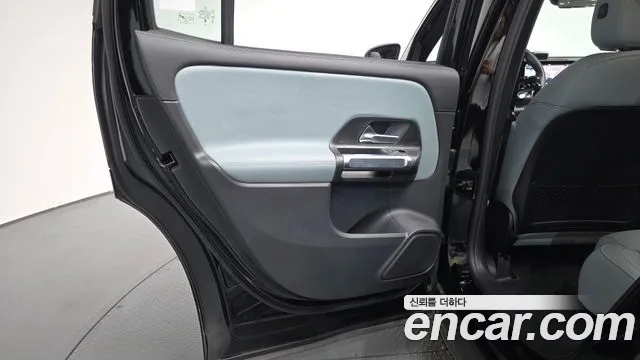 Mercedes-Benz GLB-Class — Фото автомобиля 23