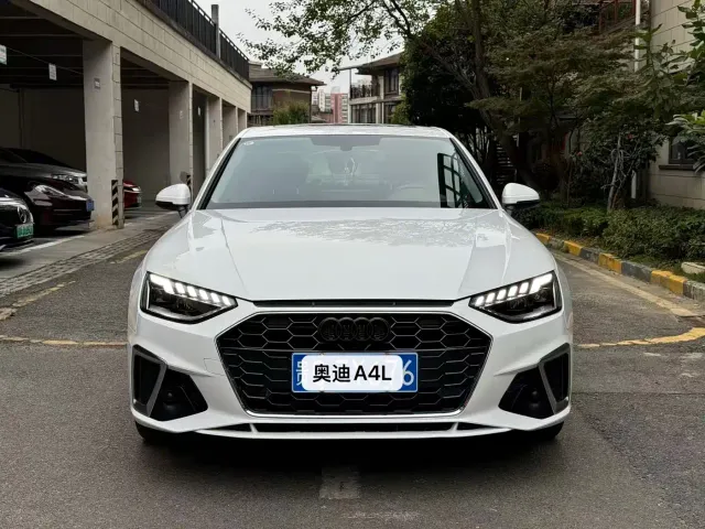 Audi A4L — Фото автомобиля 2
