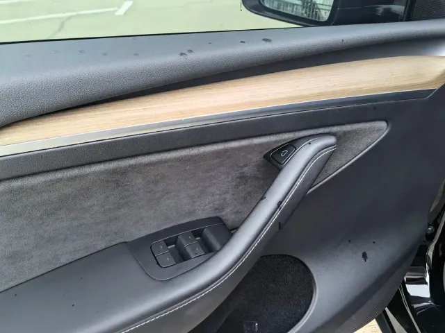 Tesla Model Y — Фото автомобиля 26
