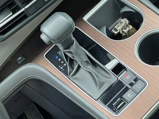 Toyota Sienna — Фото автомобиля 22