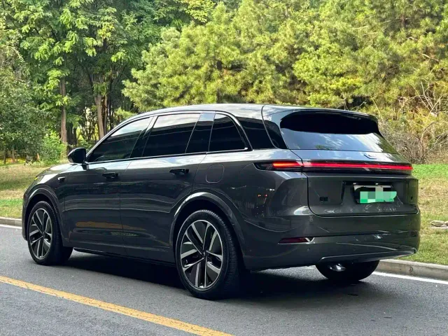 Li Auto L7 — Фото автомобиля 2