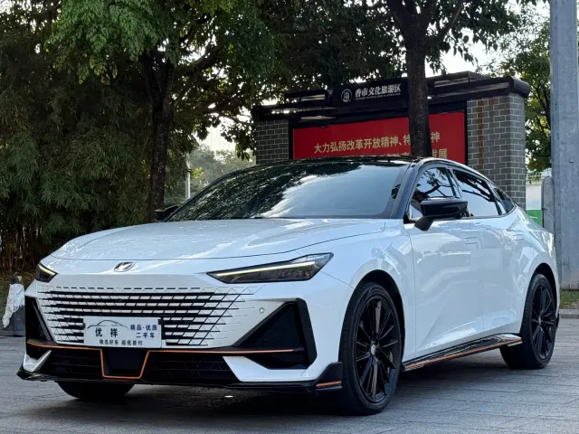 Фотография автомобиля — Changan UNI-V
