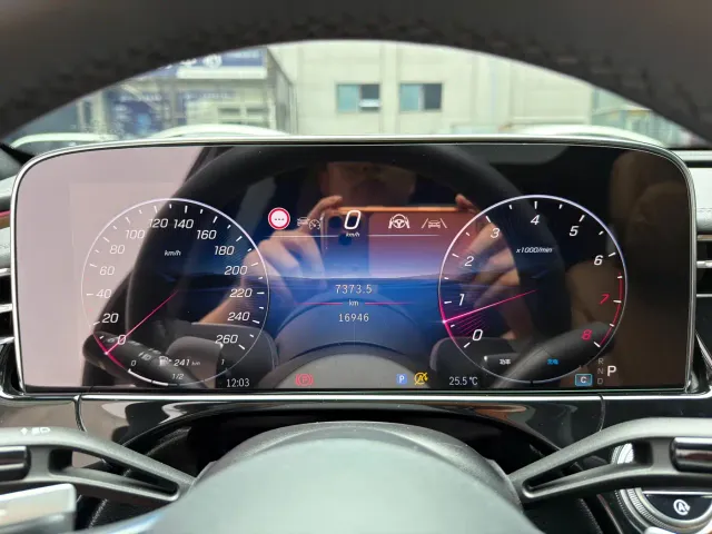 Mercedes-Benz E-Class — Фото автомобиля 13