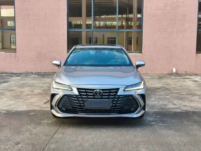 Toyota Avalon — Фото автомобиля 2