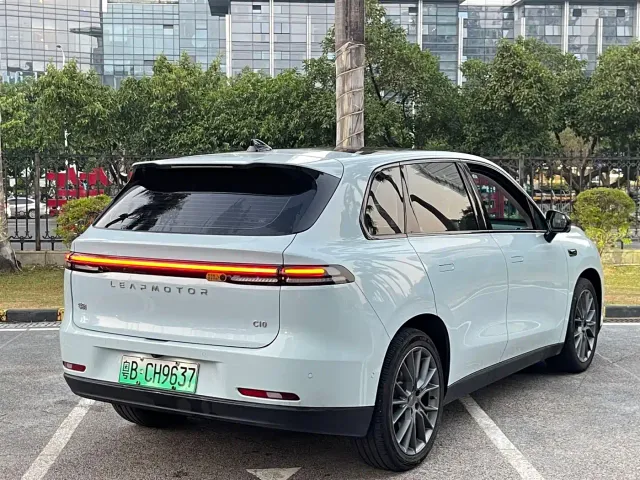 Leapmotor C10 — Фото автомобиля 15