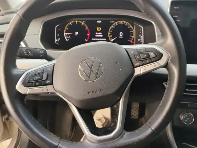 Volkswagen Lavida — Фото автомобиля 15