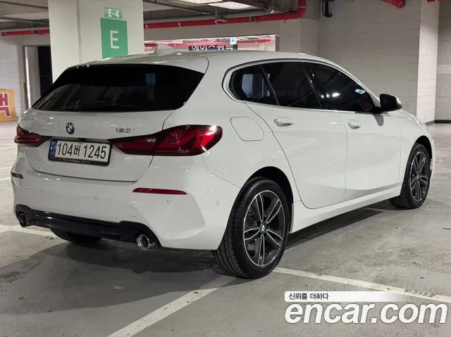 BMW 1 Series F40 — Фото автомобиля 2