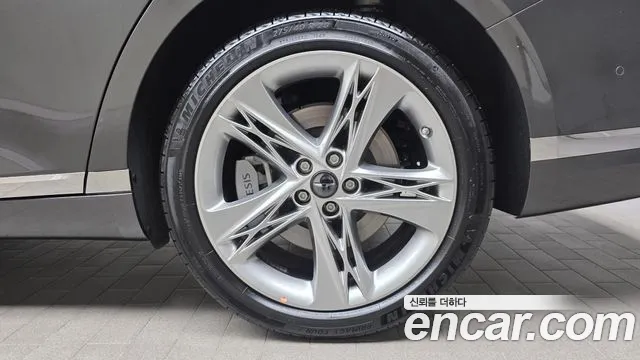 Genesis G90 Бензин 3.5 турбо AWD — Фото автомобиля 17