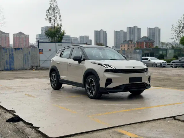 Lynk & Co 06 — Фото автомобиля 3