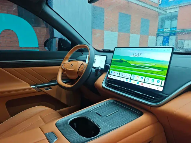 Dongfeng eπ 008 — Фото автомобиля 3