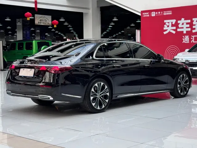 Mercedes-Benz E-Class — Фото автомобиля 21