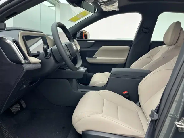 Volvo XC70 Plug-in Hybrid — Фото автомобиля 15