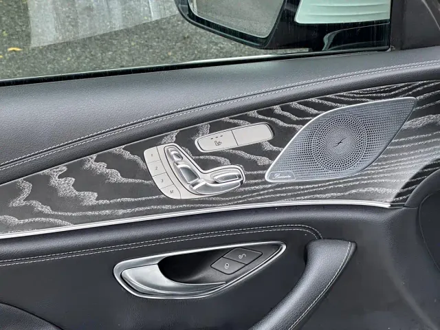 Mercedes-Benz CLS-Class — Фото автомобиля 24