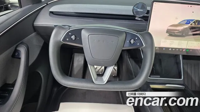Tesla Model Y — Фото автомобиля 18