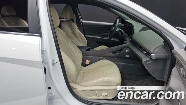 Hyundai AVANTE Avante (CN7) — Фото автомобиля 24