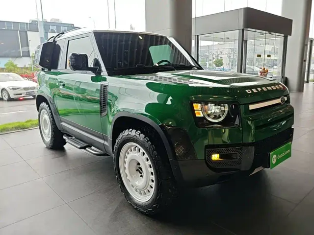 Land Rover Defender — Фото автомобиля 3