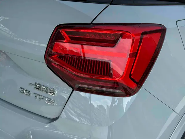 Audi Q2L — Фото автомобиля 25