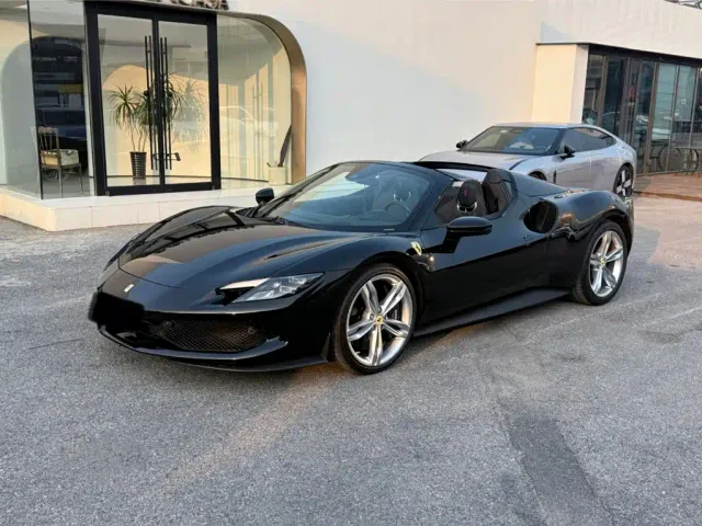Фотография автомобиля — Ferrari 296