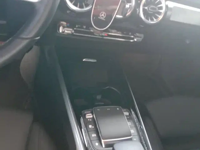 Mercedes-Benz EQB — Фото автомобиля 16