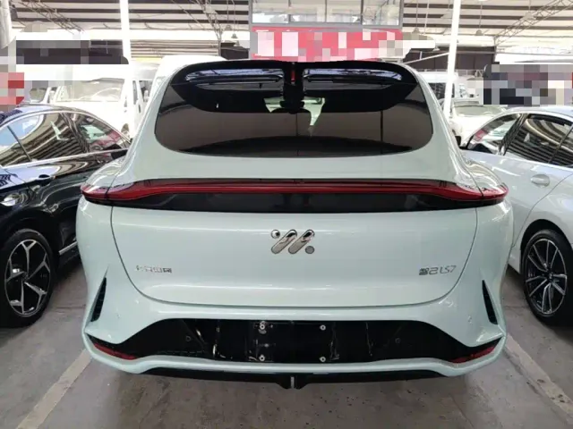 IM Motors IM LS7 — Фото автомобиля 5