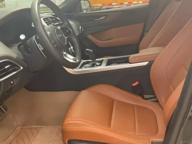 Jaguar XEL — Фото автомобиля 4