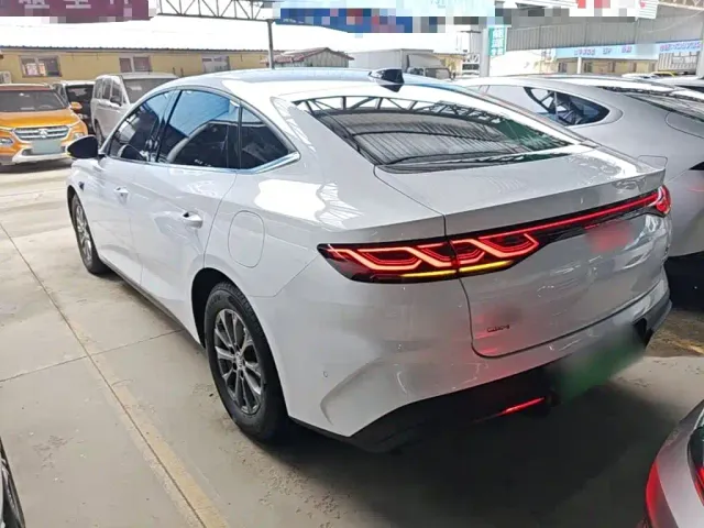 BYD Qin L — Фото автомобиля 4