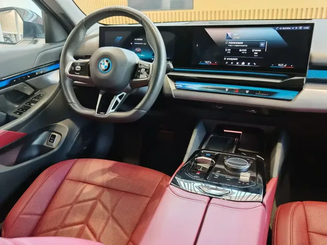 BMW i5 — Фото автомобиля 21